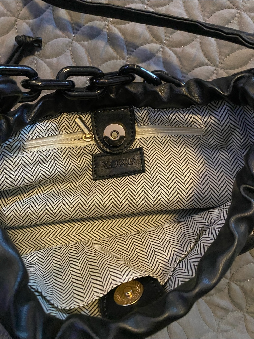XOXO Black Faux Leather Chain-Accent Crossbody Bag - Picture 3 of 4